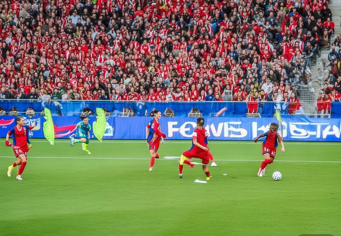 韩加女足友谊赛：巅峰对决回顾与战术解析